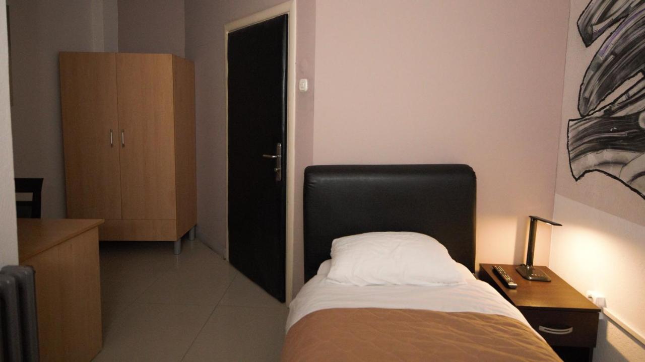 Hotel Ambasador Битола Экстерьер фото