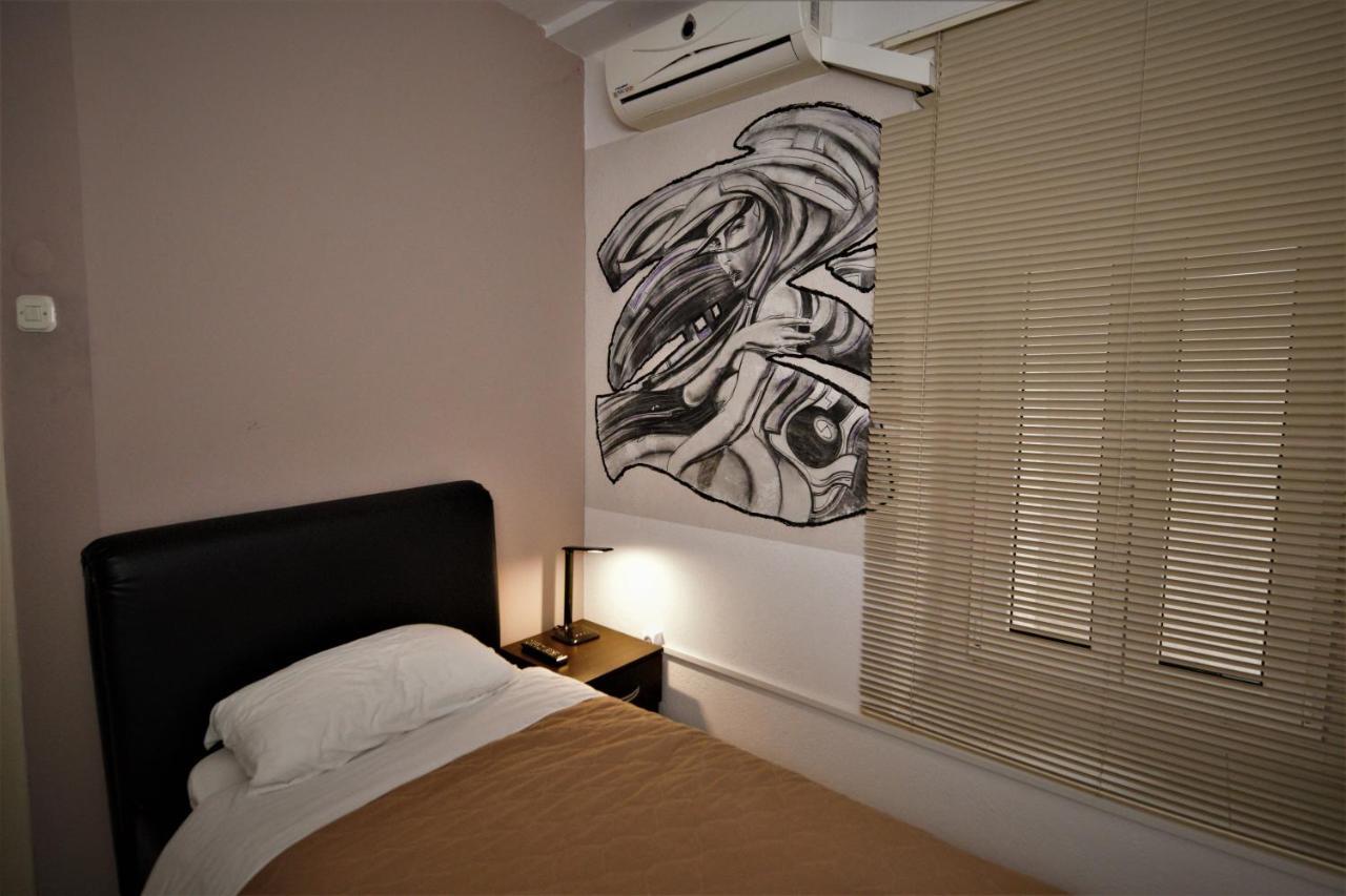 Hotel Ambasador Битола Экстерьер фото
